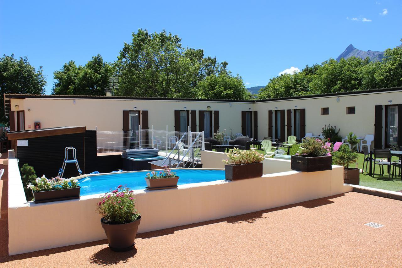 Hotel Le Connetable Saint-Bonnet-en-Champsaur Exteriör bild