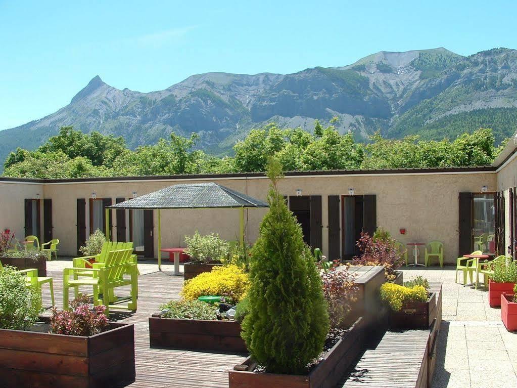 Hotel Le Connetable Saint-Bonnet-en-Champsaur Exteriör bild